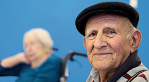 Alter und Pflege - Das Bild zeigt einen alten Mann.